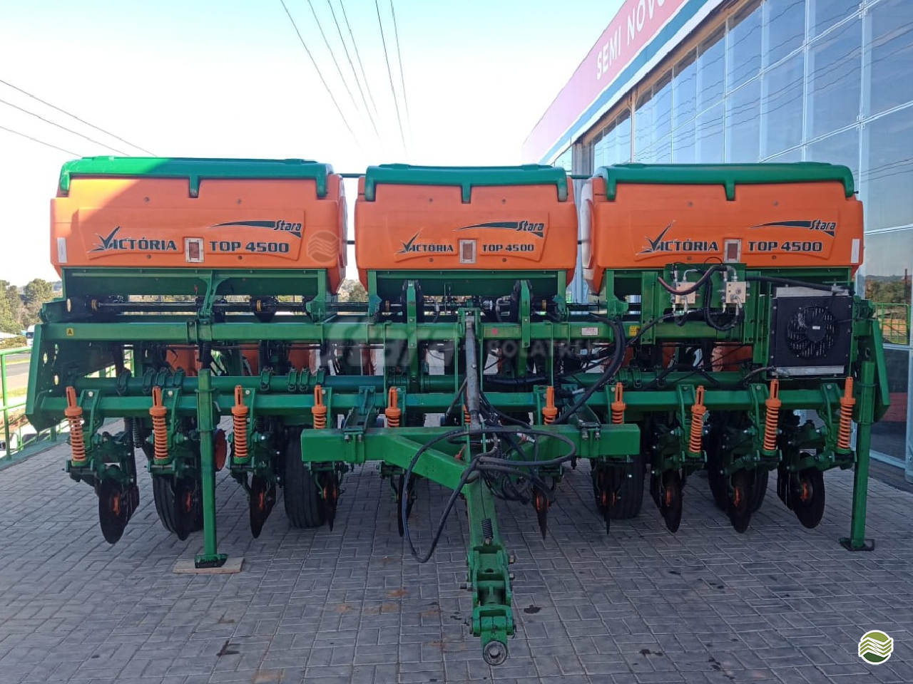 VICTORIA 4500 de Rolatrek Implementos Agrícolas - Stara